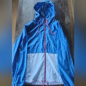 Womens size small Columbia Windbreaker. NWT.